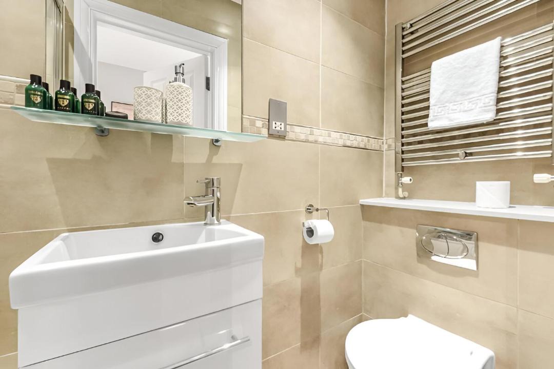 Photo of Bathroom in Fortune Green