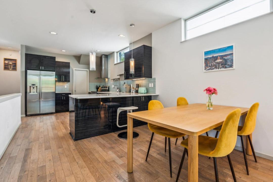 Photo of Others in Magnolia