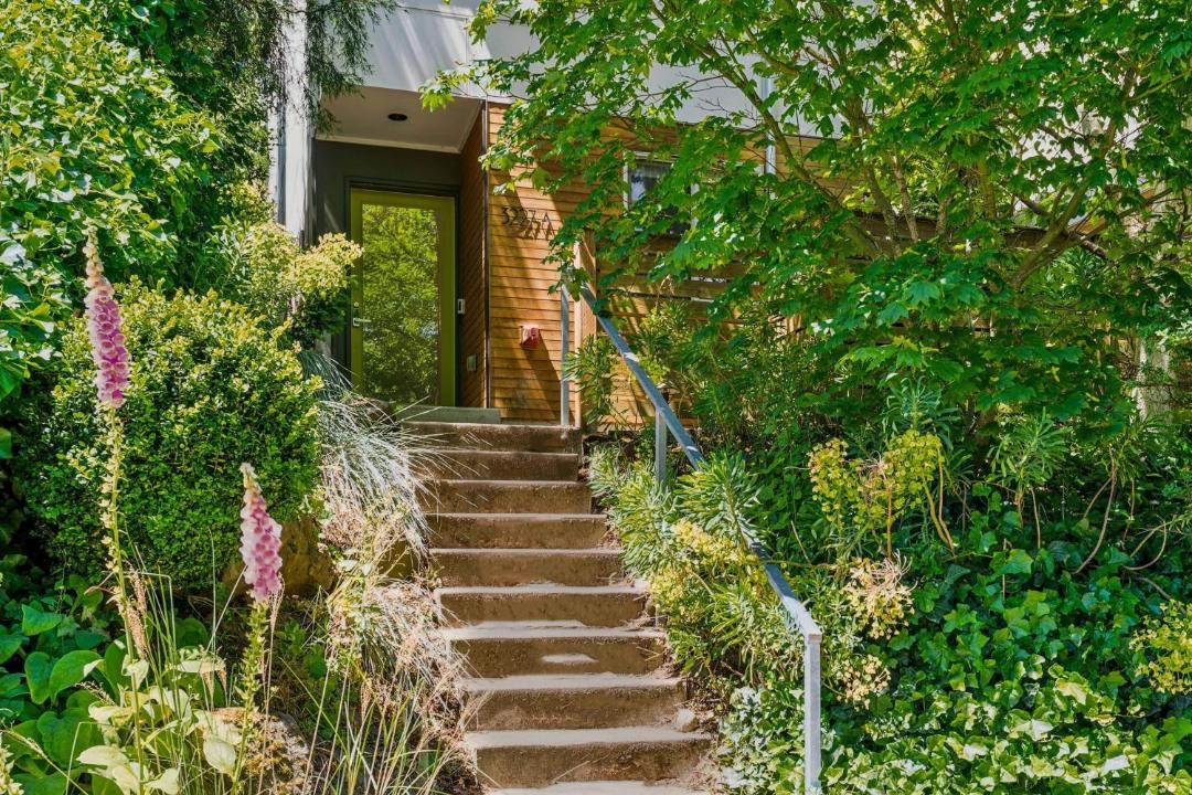 Photo of Others in Magnolia