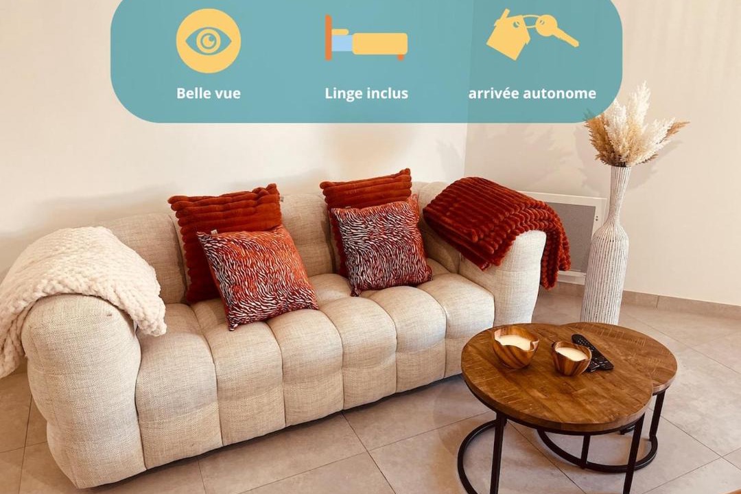 Photo of Livingroom in Aiguerelles