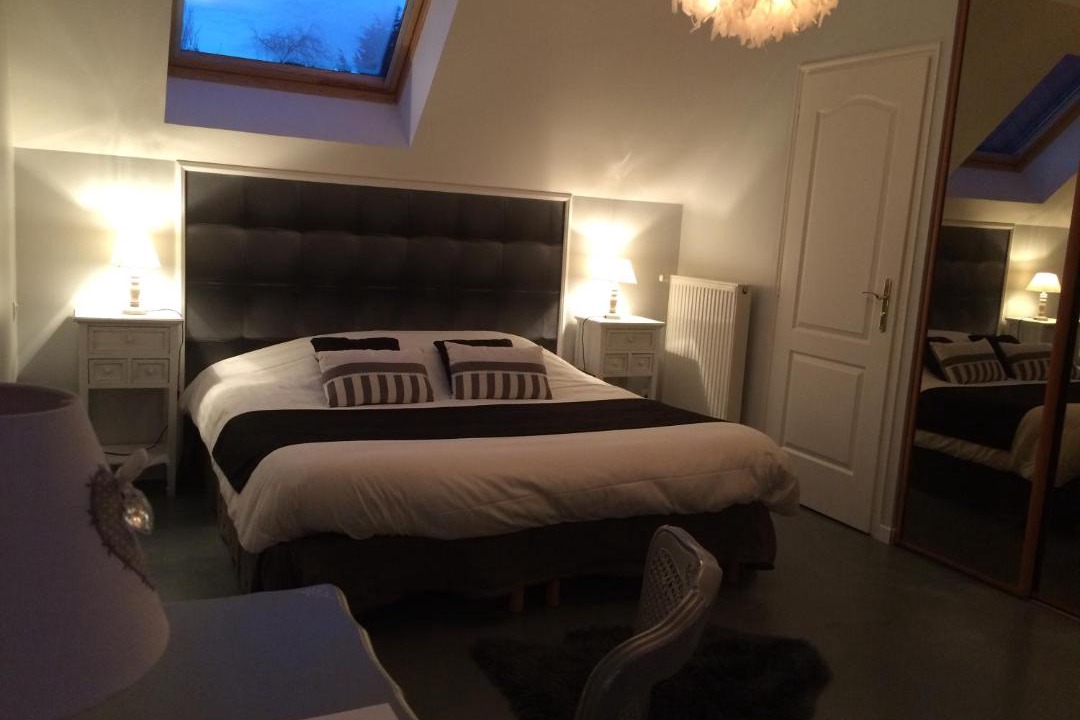 Photo of Bedroom in Givenchy-en-Gohelle