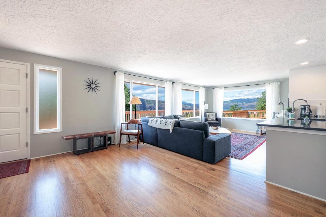 Photo of Others in Lyle