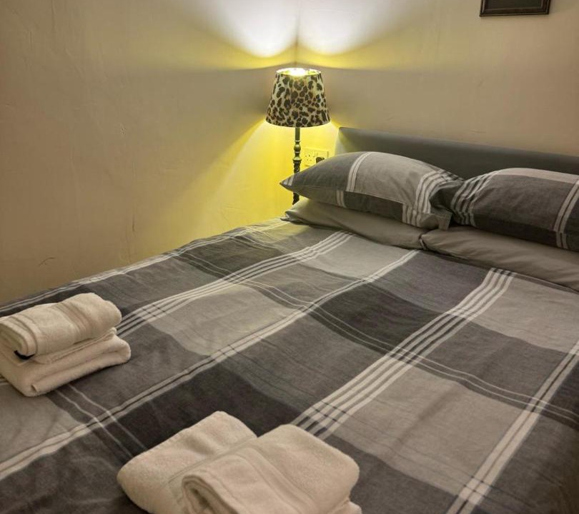 Photo of Bedroom in Scales