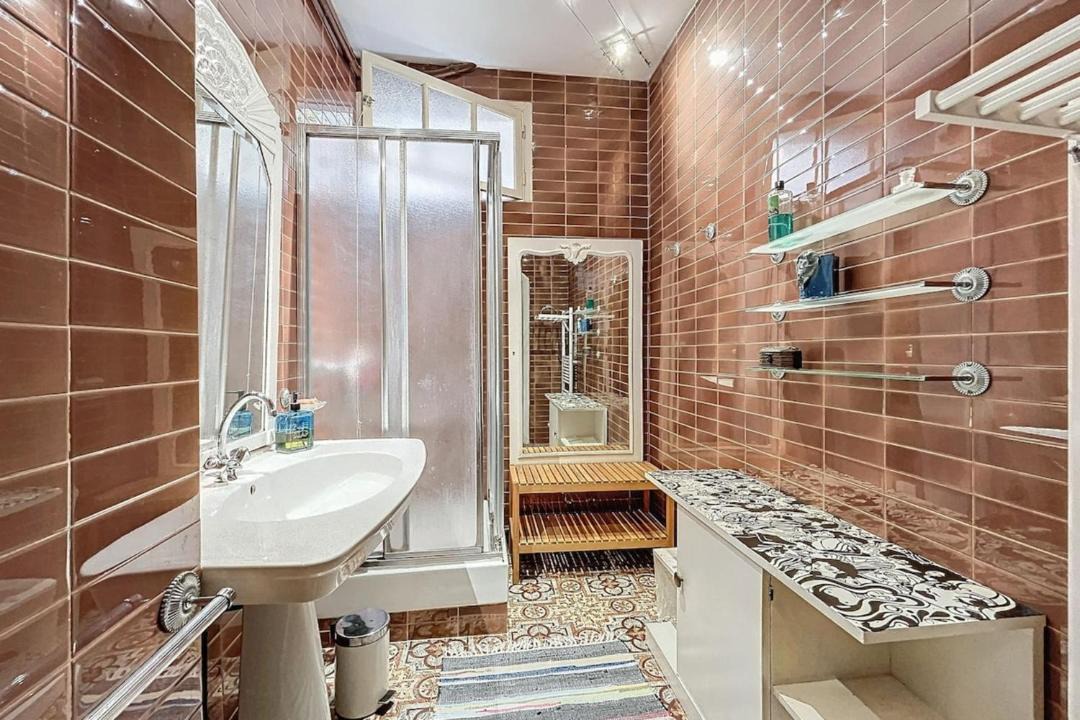 Photo of Bathroom in Peyriac-de-Mer