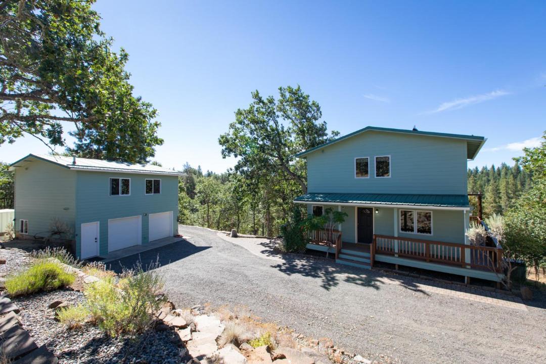 Photo of Others in Lyle