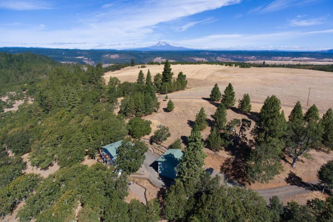 Photo of Others in Lyle