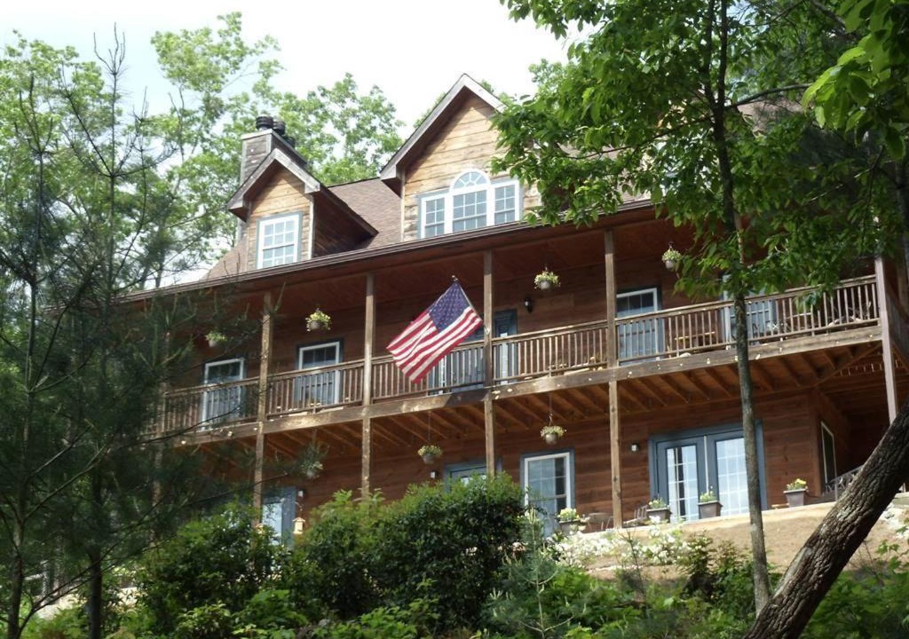 Photo of Others in Dahlonega