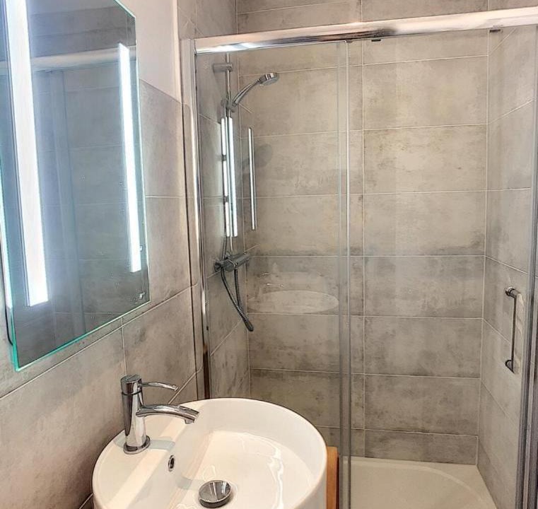 Photo of Bathroom in Longvic