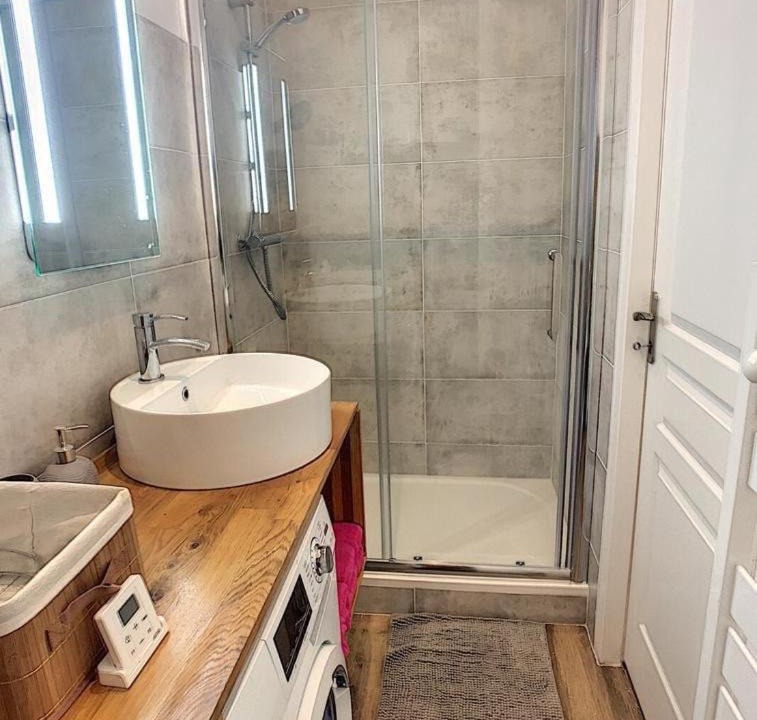 Photo of Bathroom in Longvic