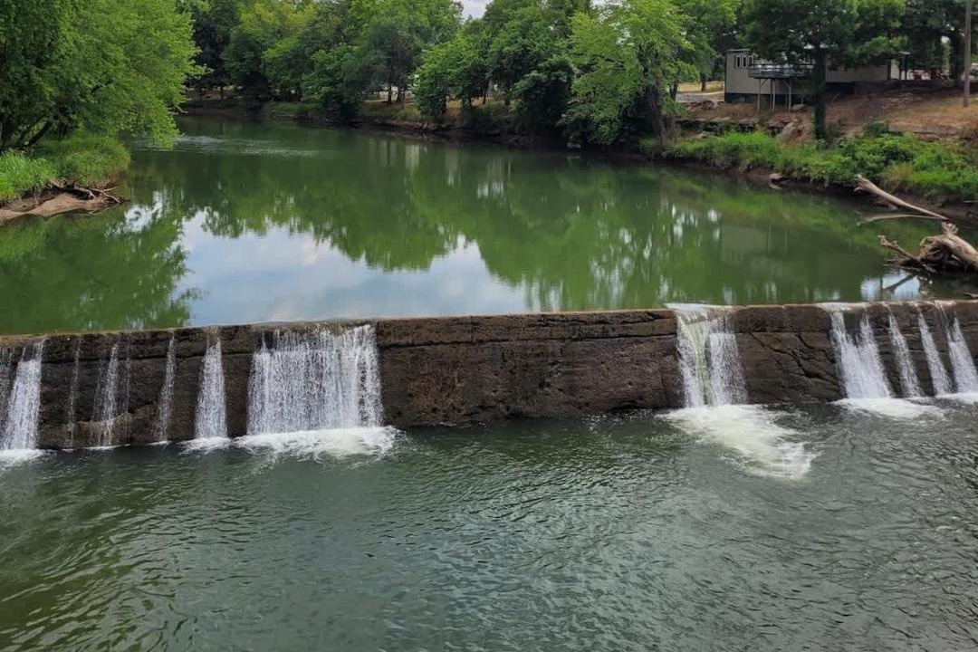 Photo of Others in Caplinger Mills