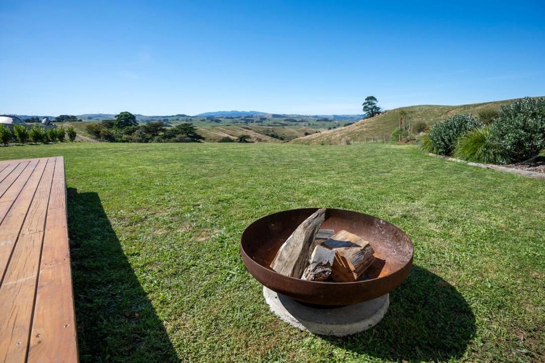 Photo of Others in Raglan