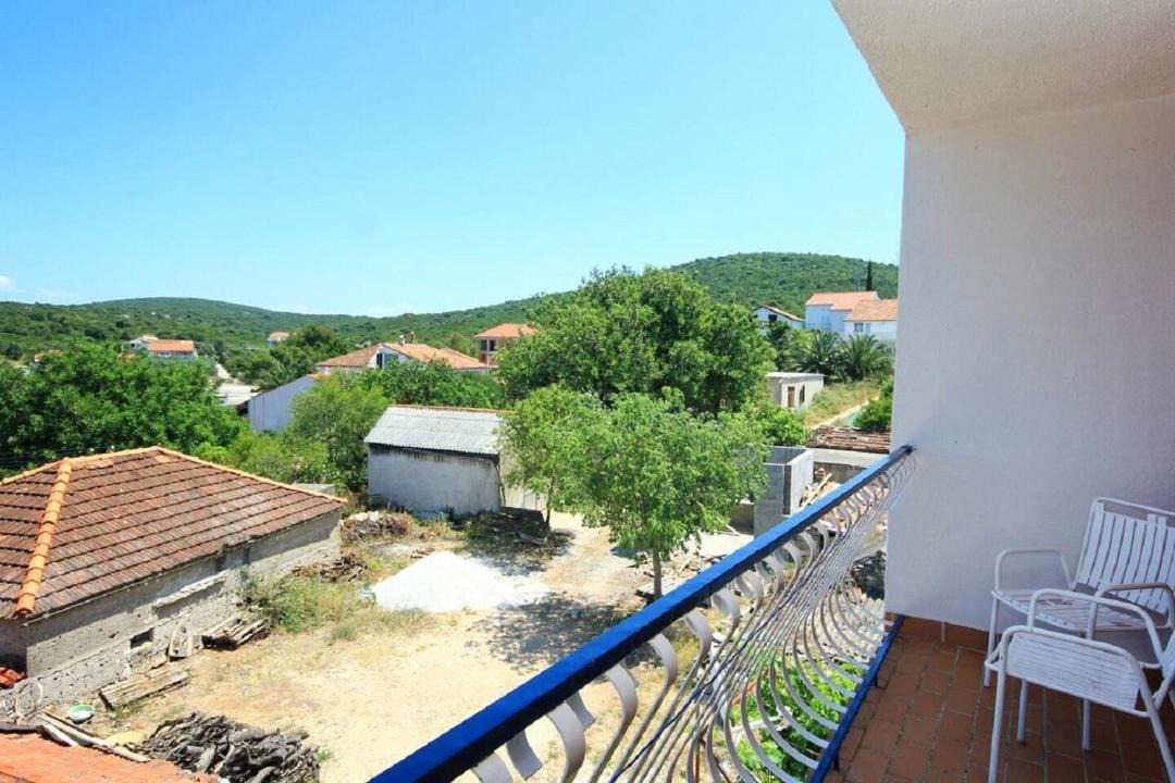 Photo of Others in Loviste