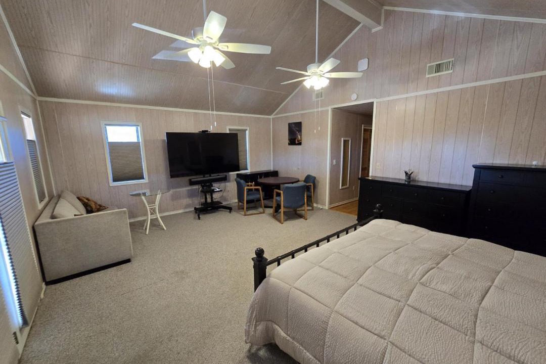 Photo of Bedroom in Canyon Lake