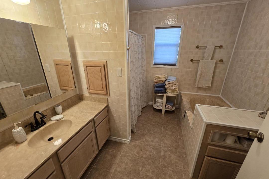 Photo of Bathroom in Canyon Lake