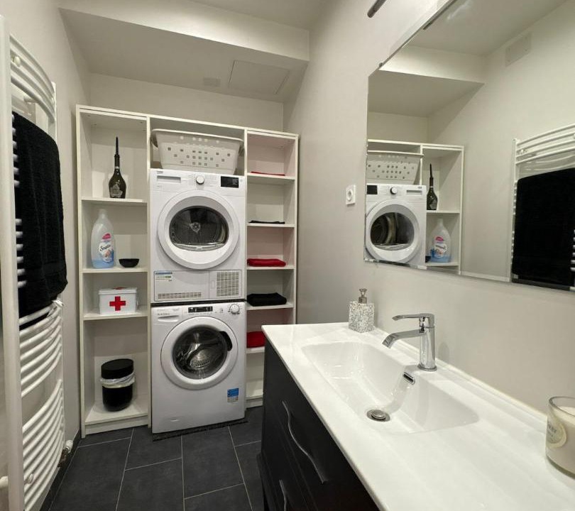 Photo of Bathroom in Magenta