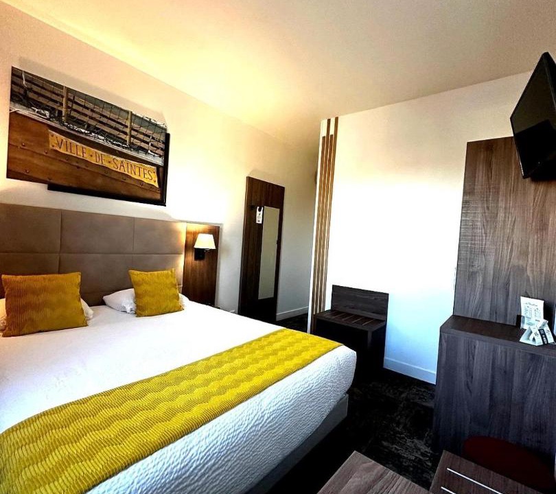 Photo of Bedroom in Chateaubernard