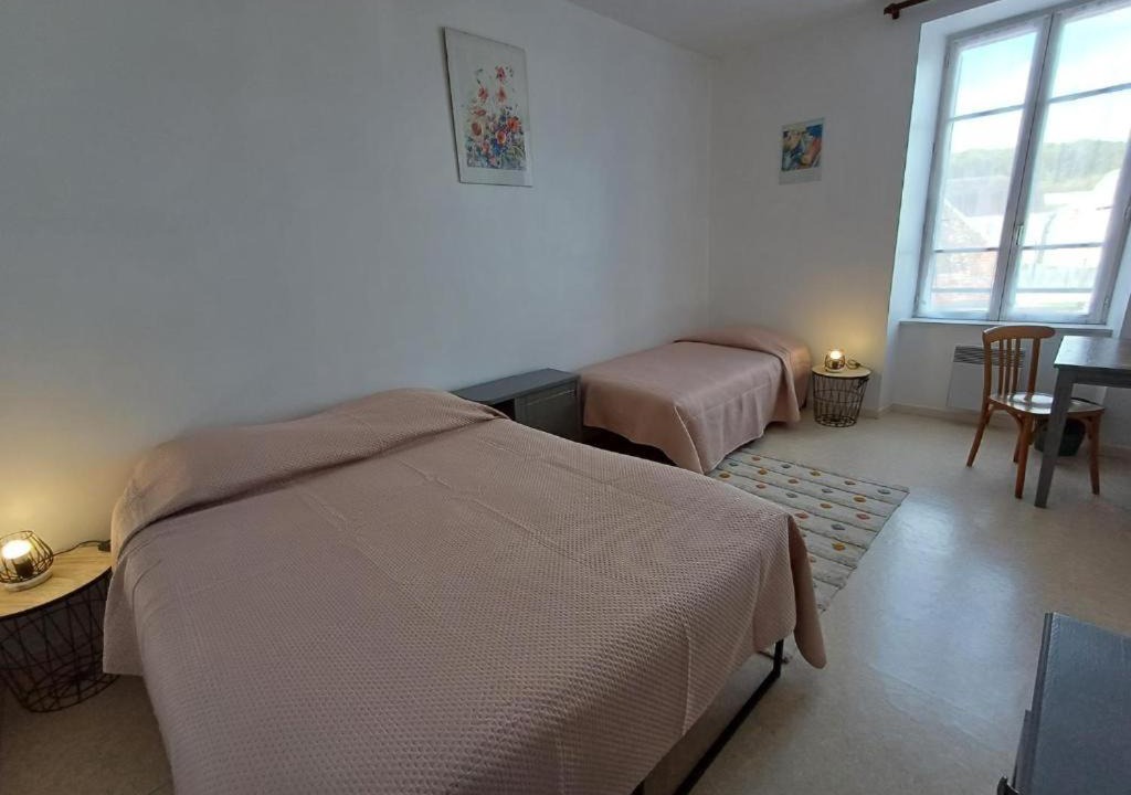 Photo of Bedroom in Ville-Sous-la-Ferte