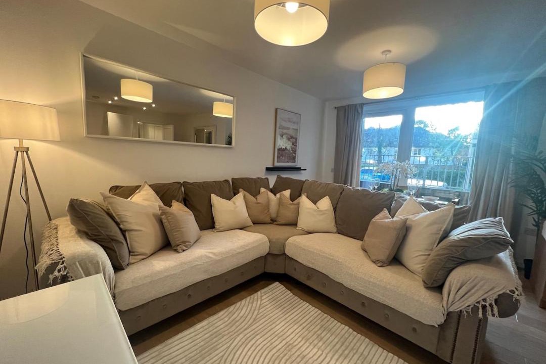 Photo of Livingroom in Horley