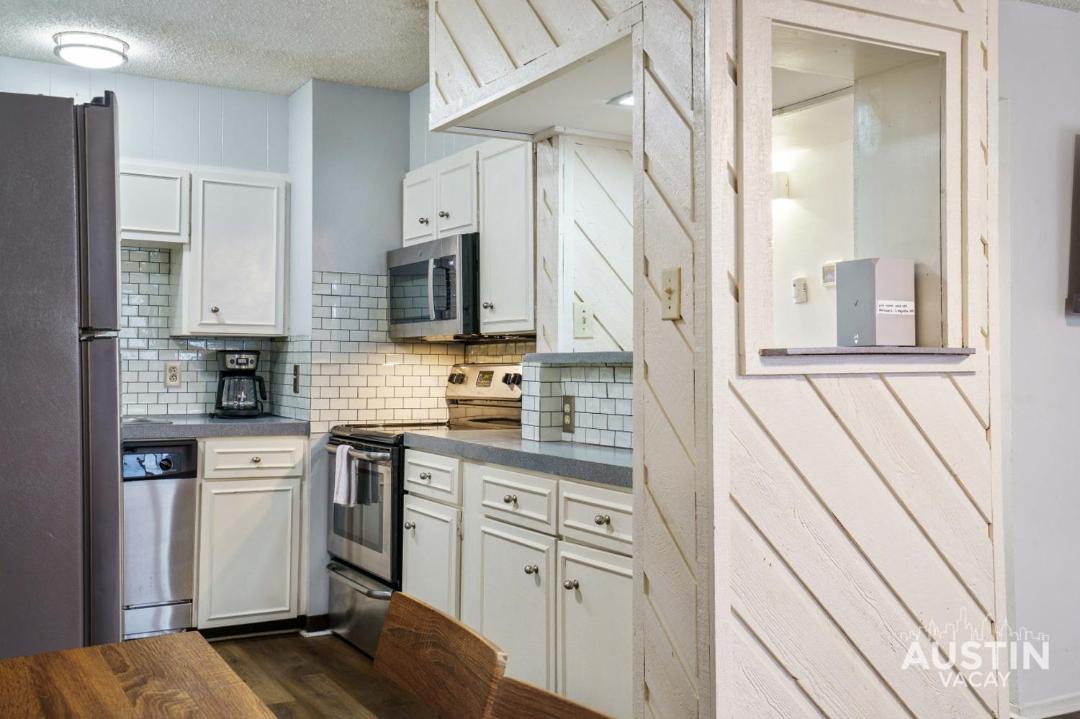 Photo of Kitchen in West Campus