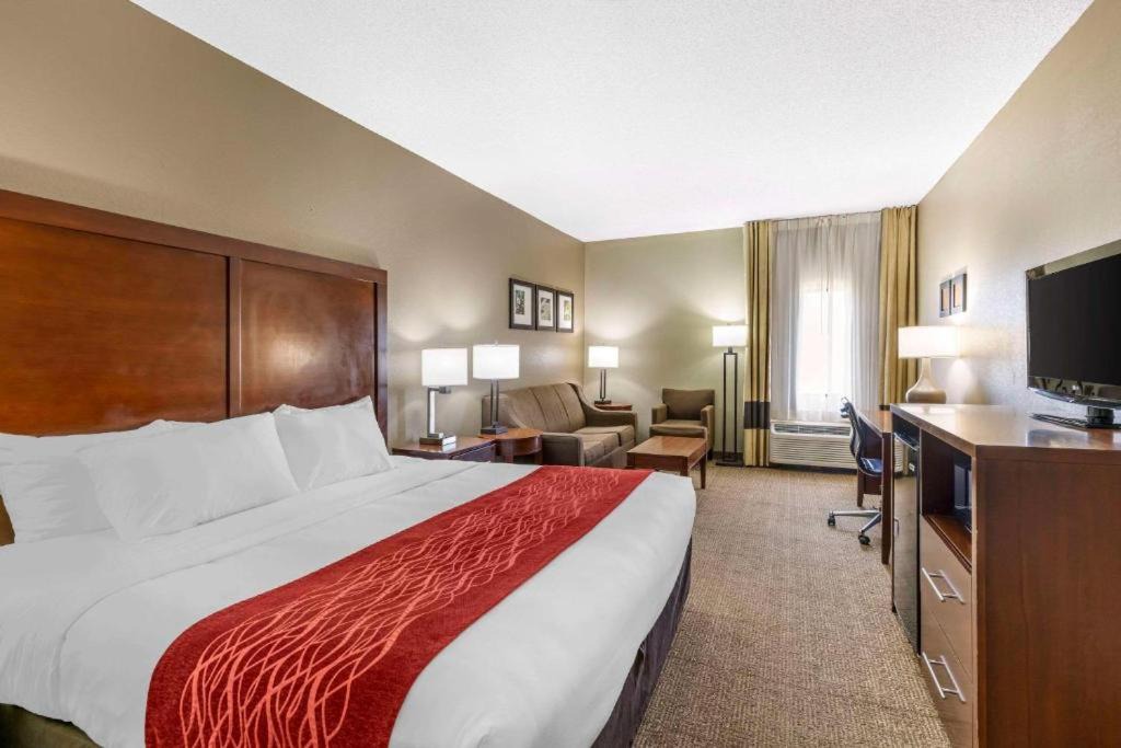 Photo of Bedroom in Grain Valley