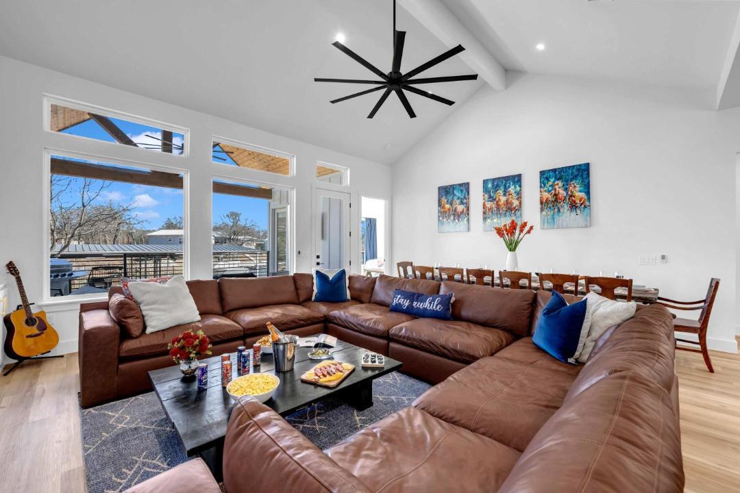 Photo of Livingroom in Granite Shoals