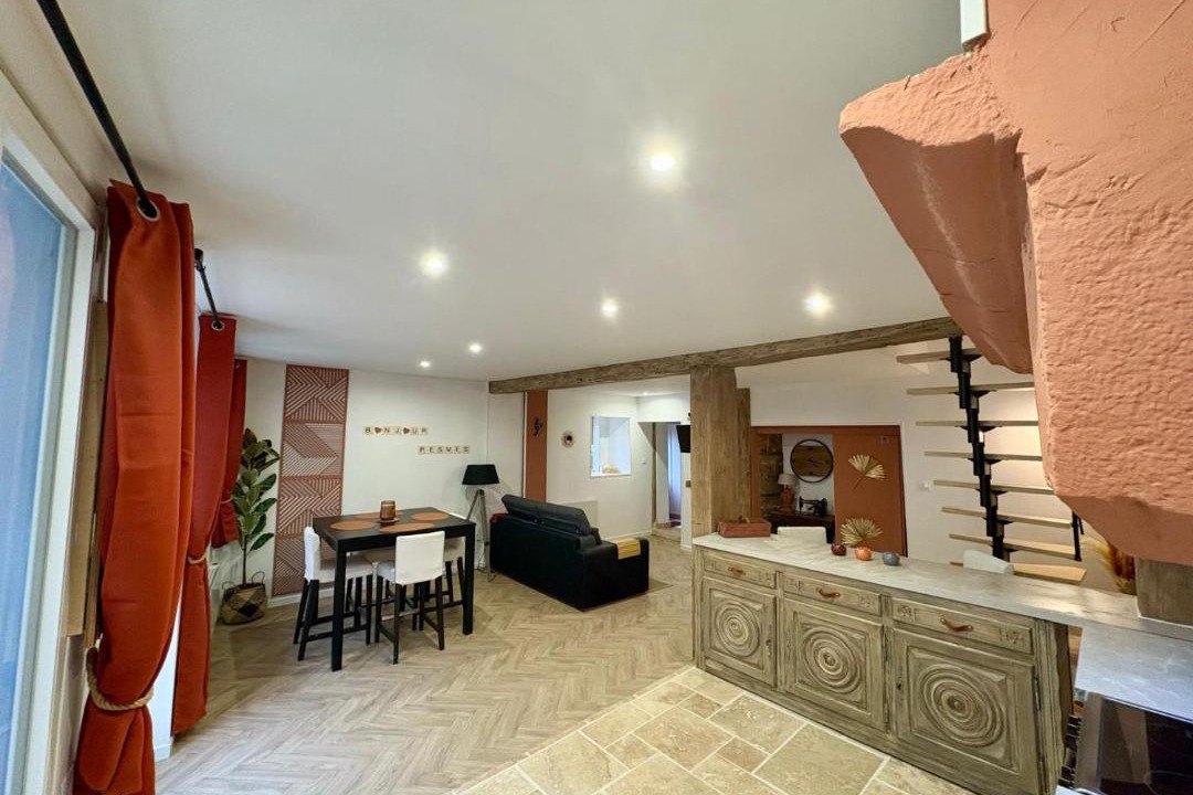 Photo of Others in Pesmes