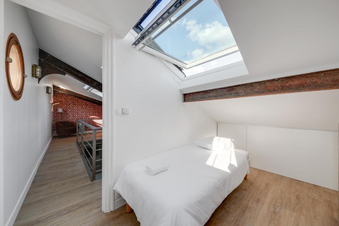 Photo of Bedroom in Arts-et-Metiers