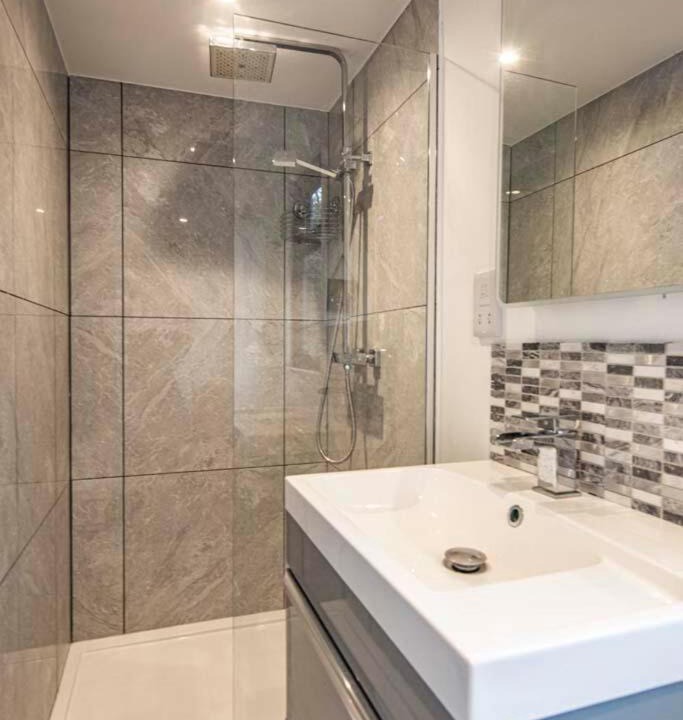 Photo of Bathroom in Pangbourne