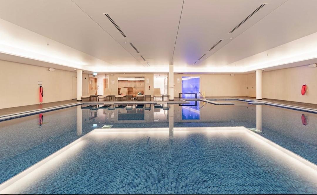 Photo of Others in Canary Wharf