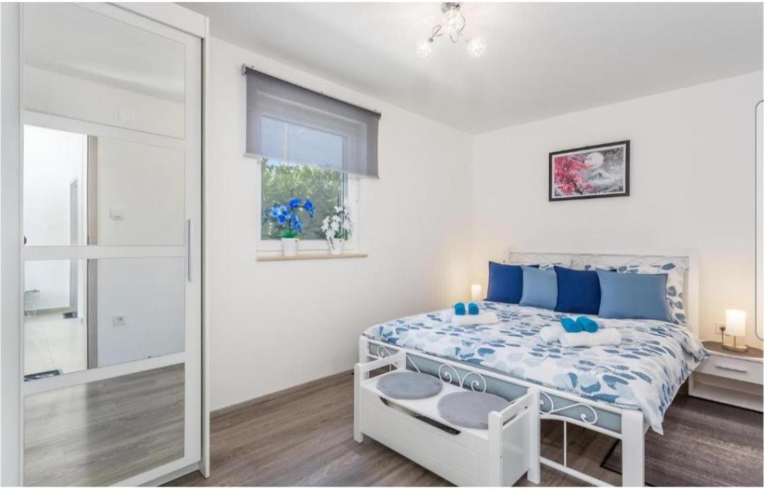 Photo of Bedroom in Linardici