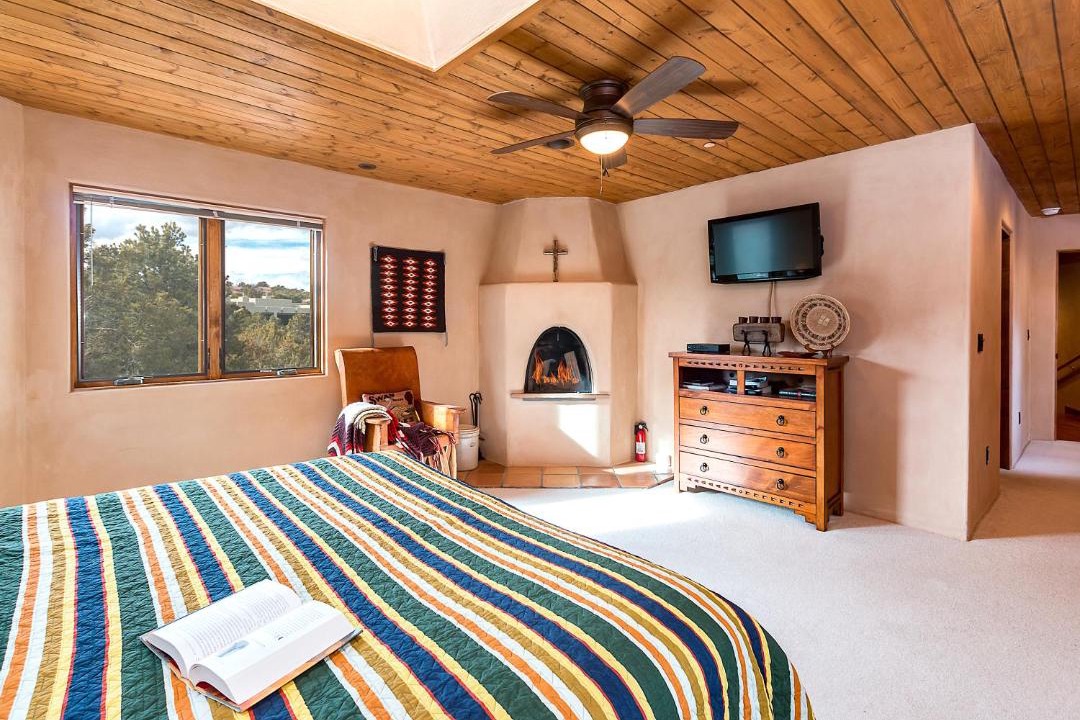 Photo of Bedroom in Tesuque Hills