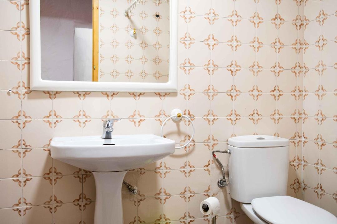 Photo of Bathroom in Alpuente