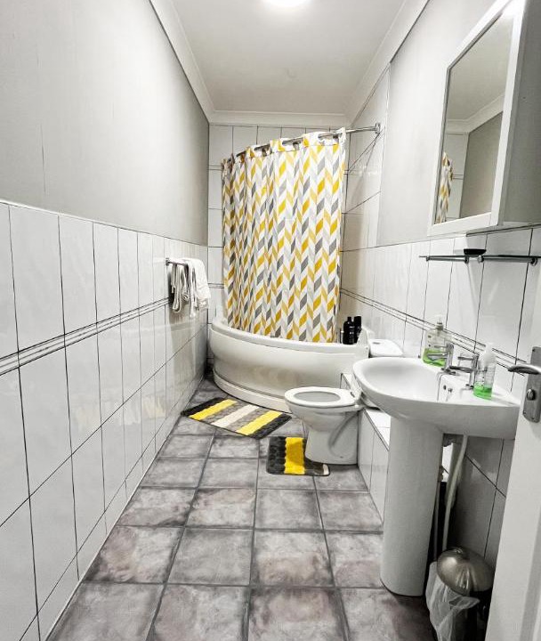 Photo of Bathroom in Kelty