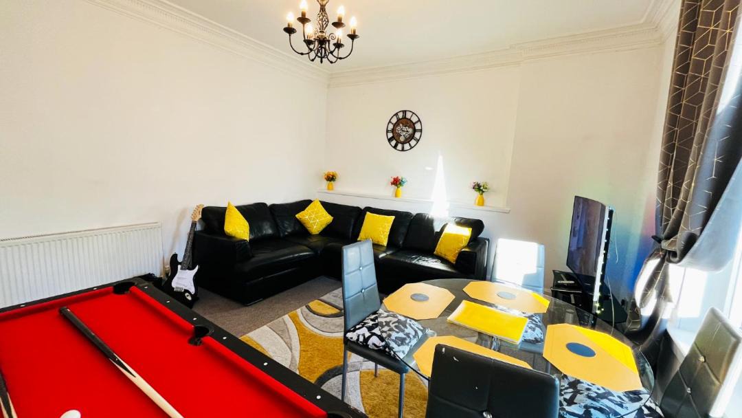 Photo of Livingroom in Kelty