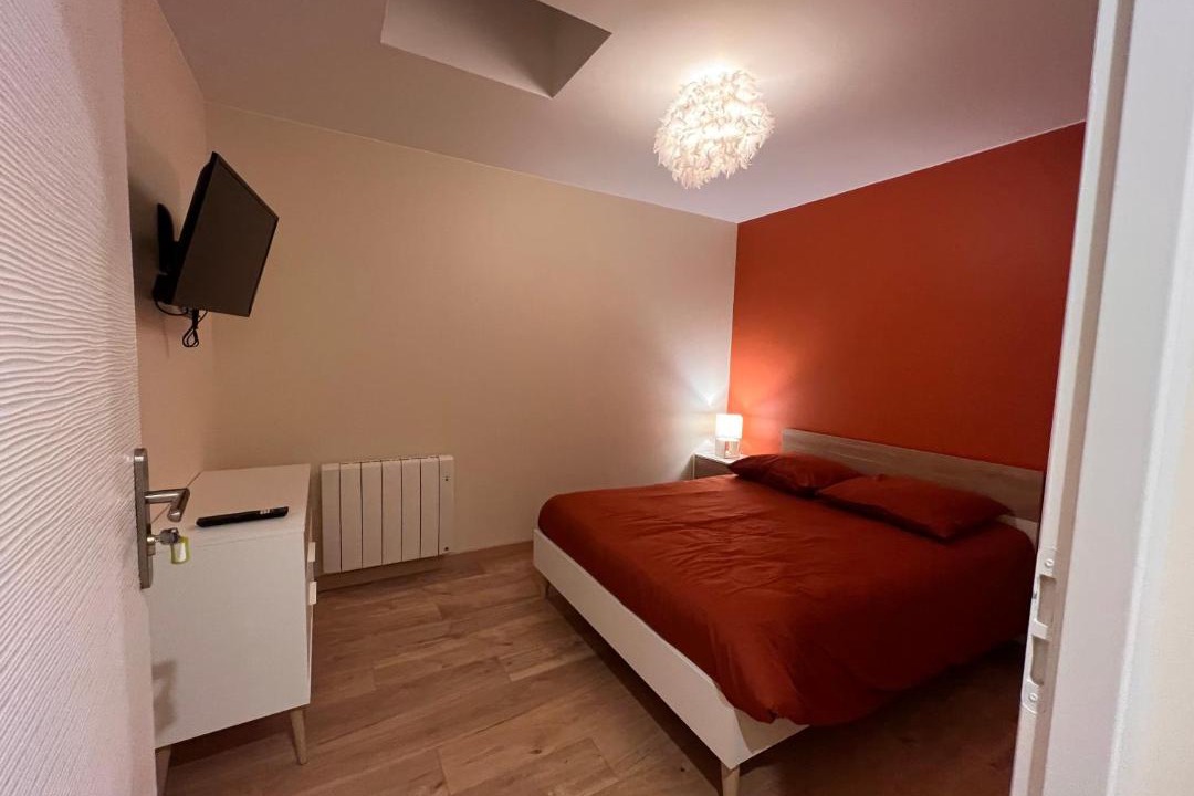 Photo of Bedroom in Amberieu-en-Bugey