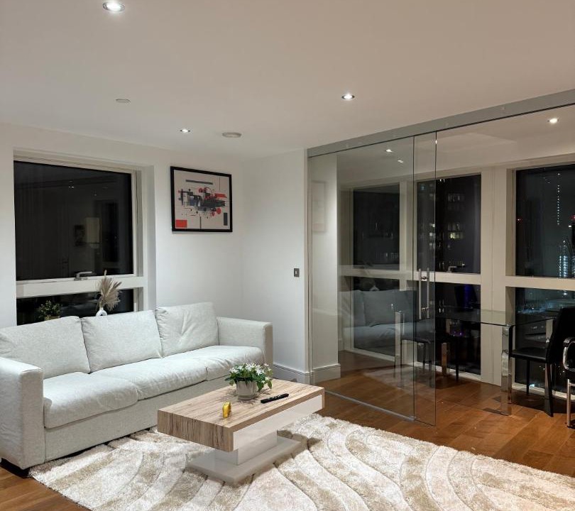Photo of Livingroom in Canary Wharf