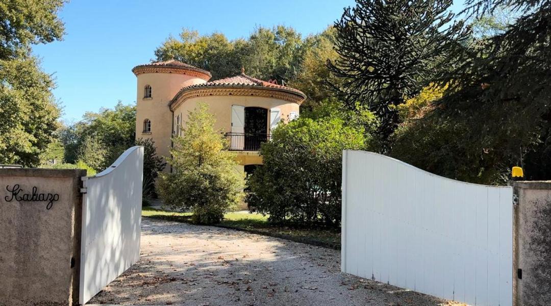 Photo of Others in Arnaud-Guilhem