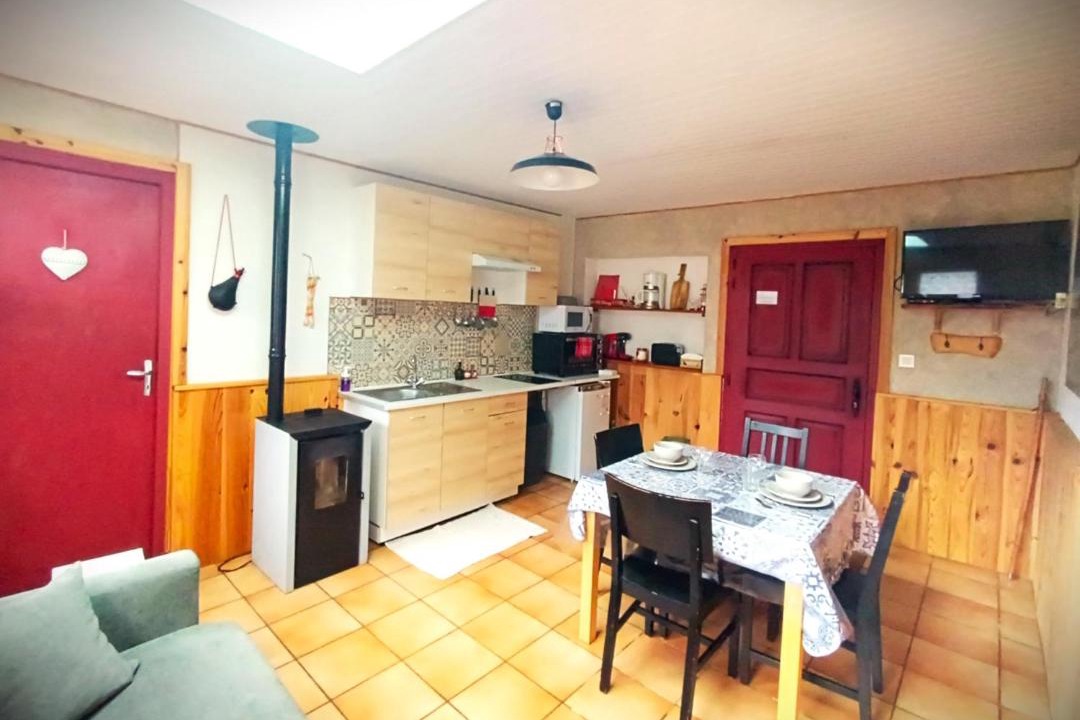 Photo of Kitchen in Campan