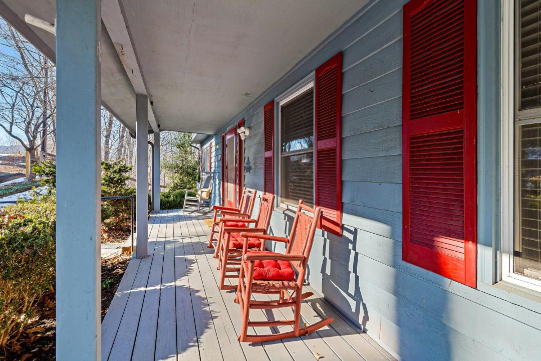 Photo of Patio Balcony in Lake Junaluska