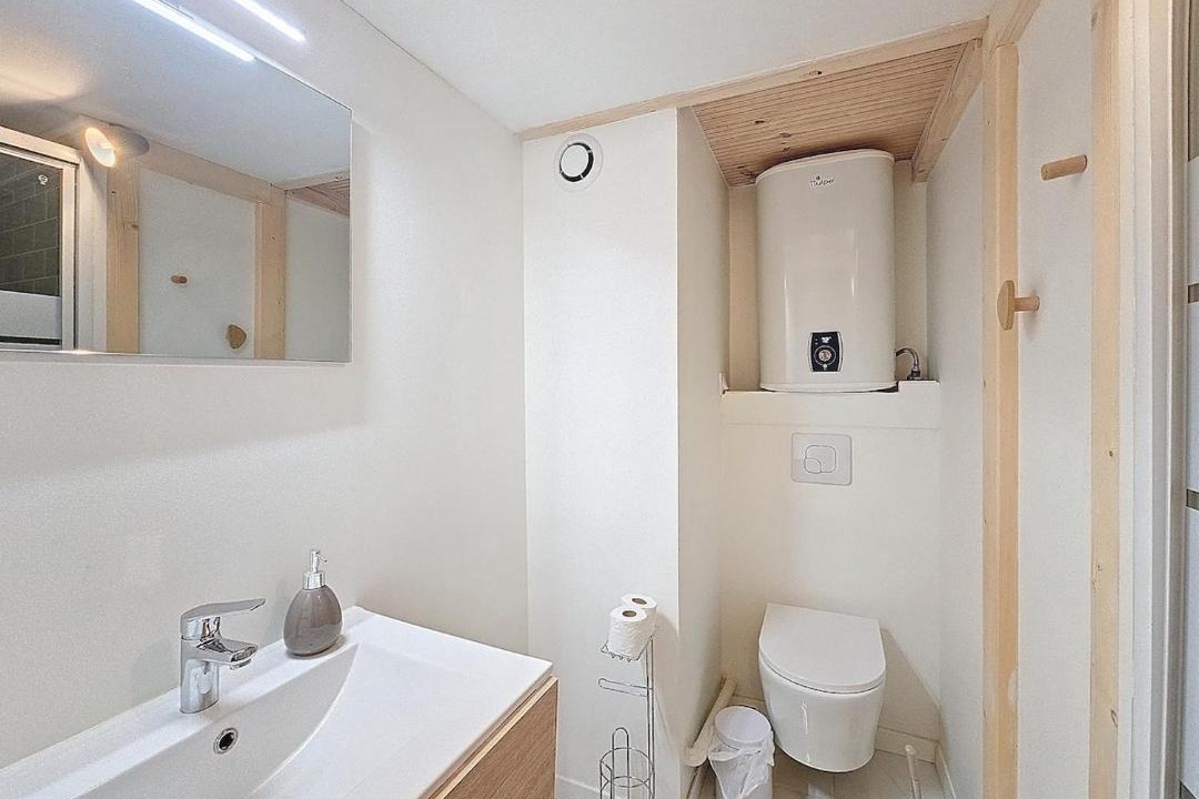 Photo of Bathroom in Griffon - Royale