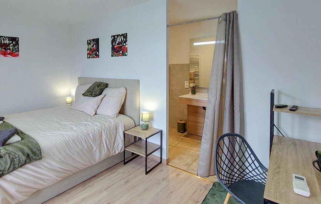 Photo of Bedroom in Belves-de-Castillon