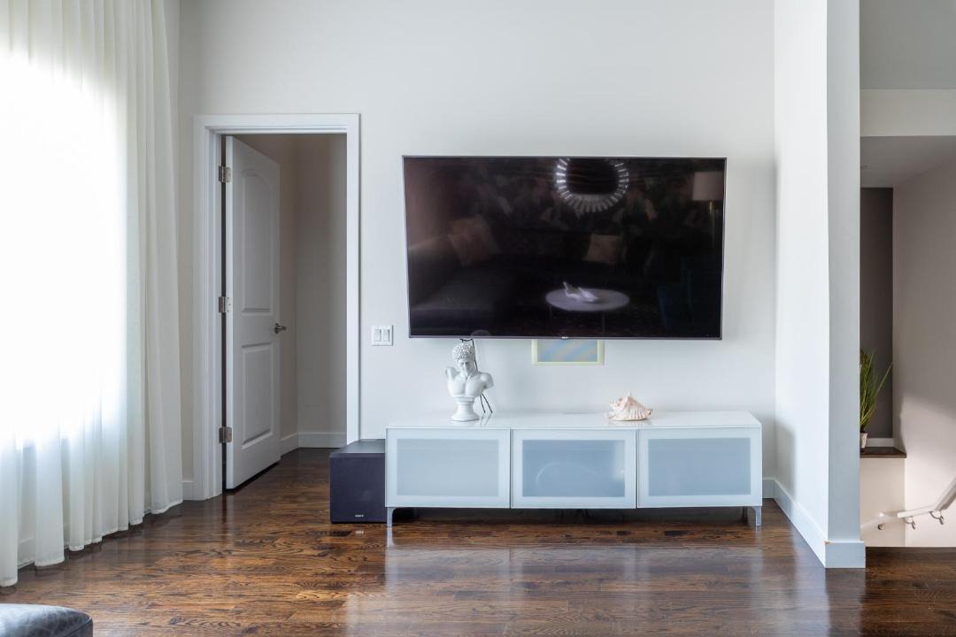 Photo of Livingroom in North Center
