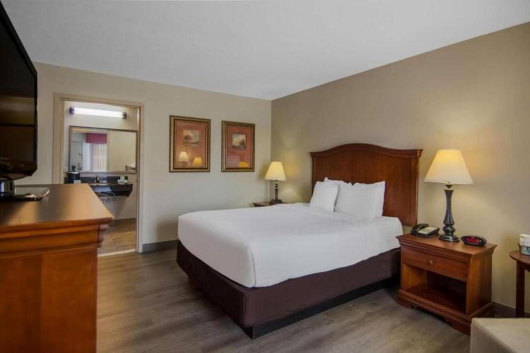 Photo of Bedroom in Aquia Harbour