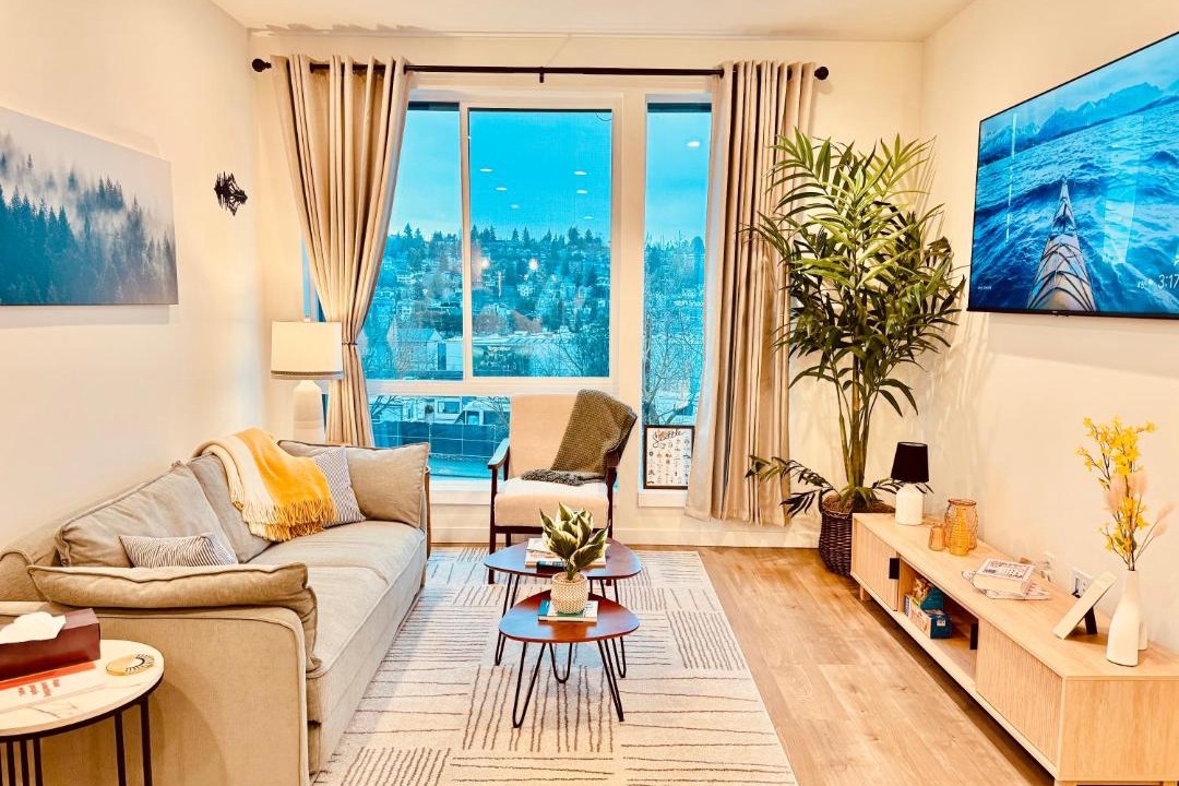 Photo of Livingroom in North Queen Anne