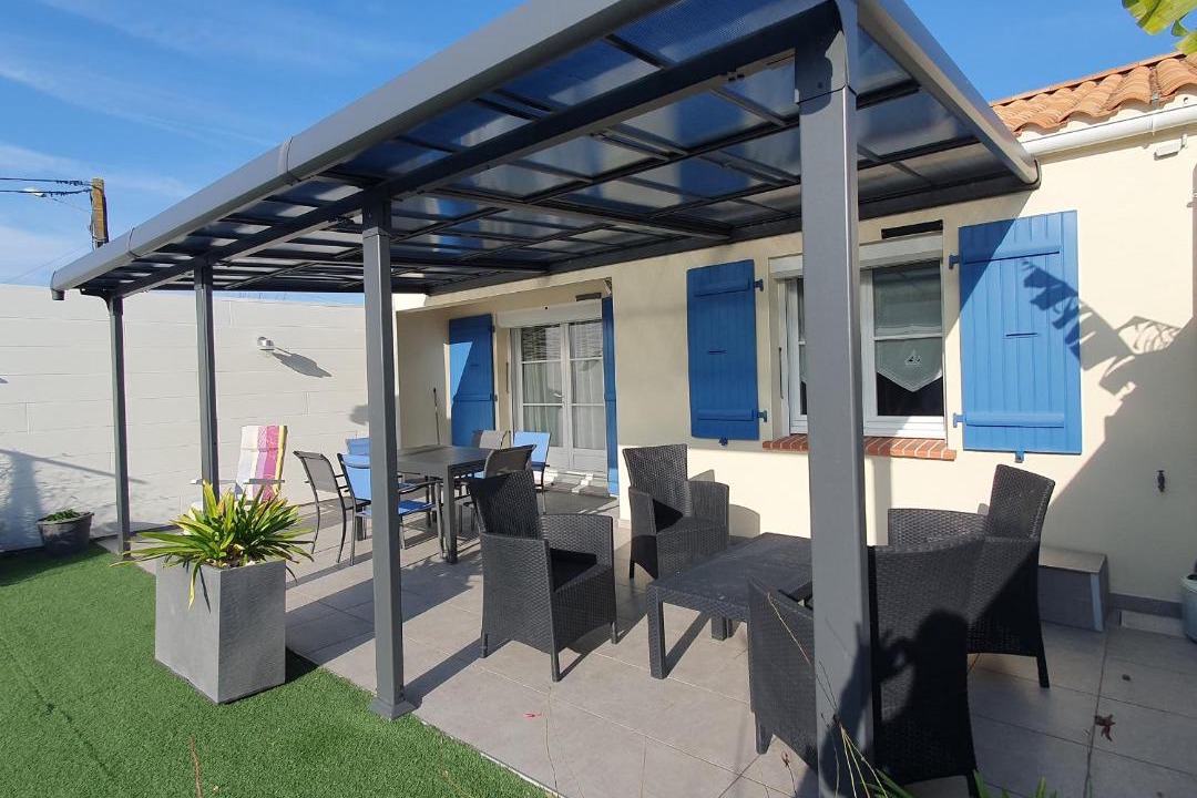 Photo of Patio Balcony in LʼAiguillon-sur-Mer