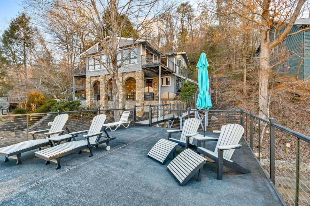 Photo of Patio Balcony in Lake Lure