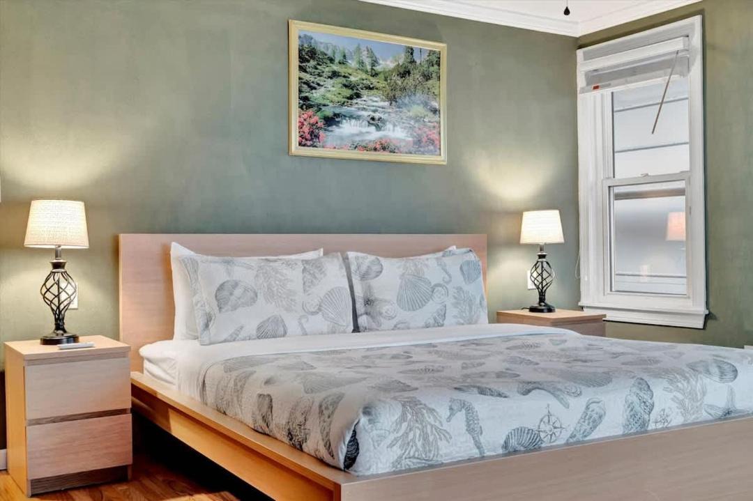 Photo of Bedroom in Independence Square