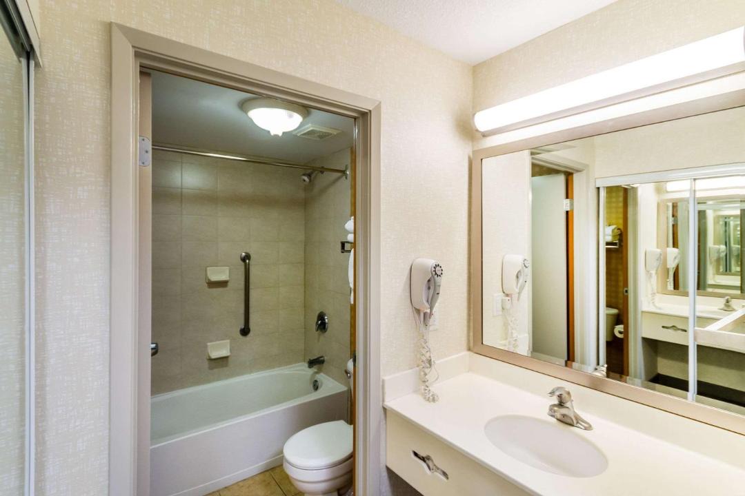 Photo of Bathroom in Banff Trail