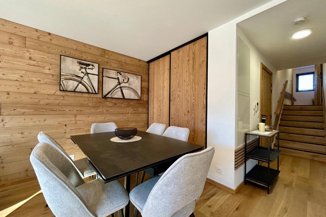 Photo of Others in Eclose-Est