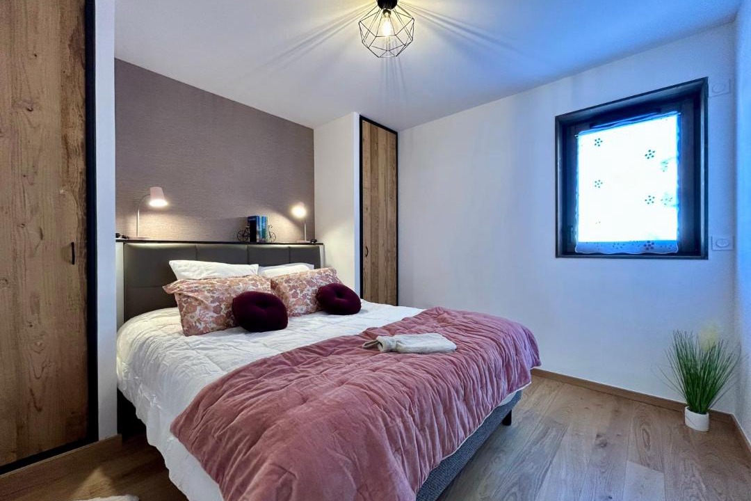 Photo of Bedroom in Eclose-Est